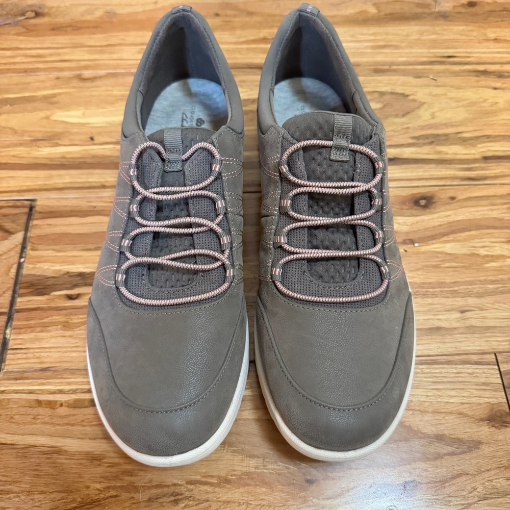 Clarks Womens Adella Holly Lace Up Sneaker Size 9M Pre Owned Slip‎ On